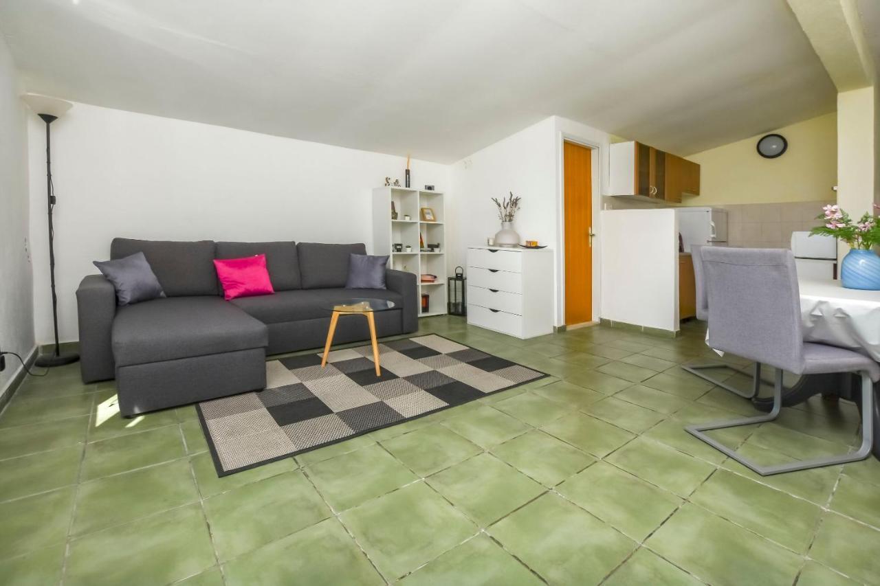 Apartments Ercegovic Рогозниця Екстер'єр фото