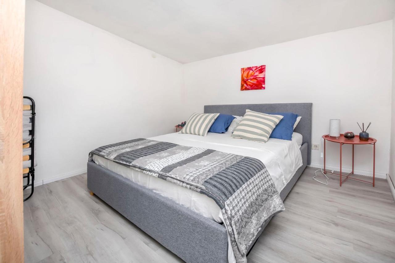Apartments Ercegovic Рогозниця Екстер'єр фото